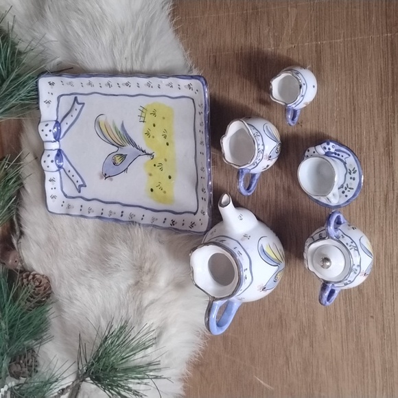 Miniature Ceramic Tea Set - Picture 4 of 6